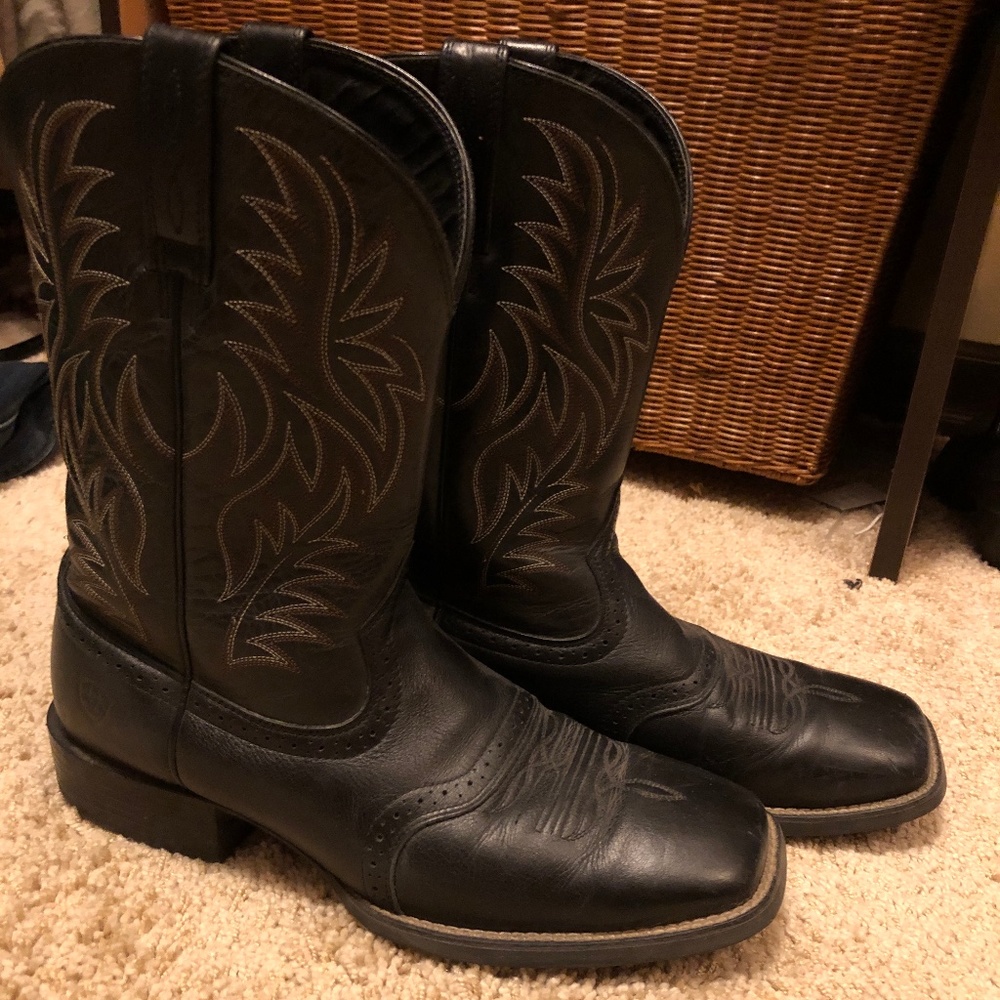 Men’s Ariat black dress cowboy boots size 12 EE